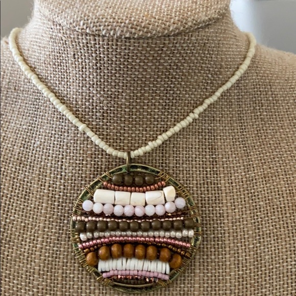 Beaded pendant necklace - Picture 2 of 5